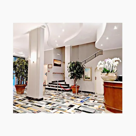 Hotel Eden Park 3*