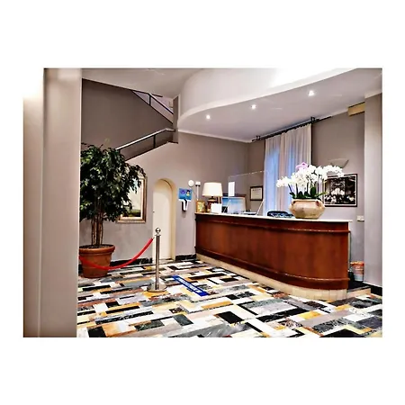 Hotel Eden Park 3*